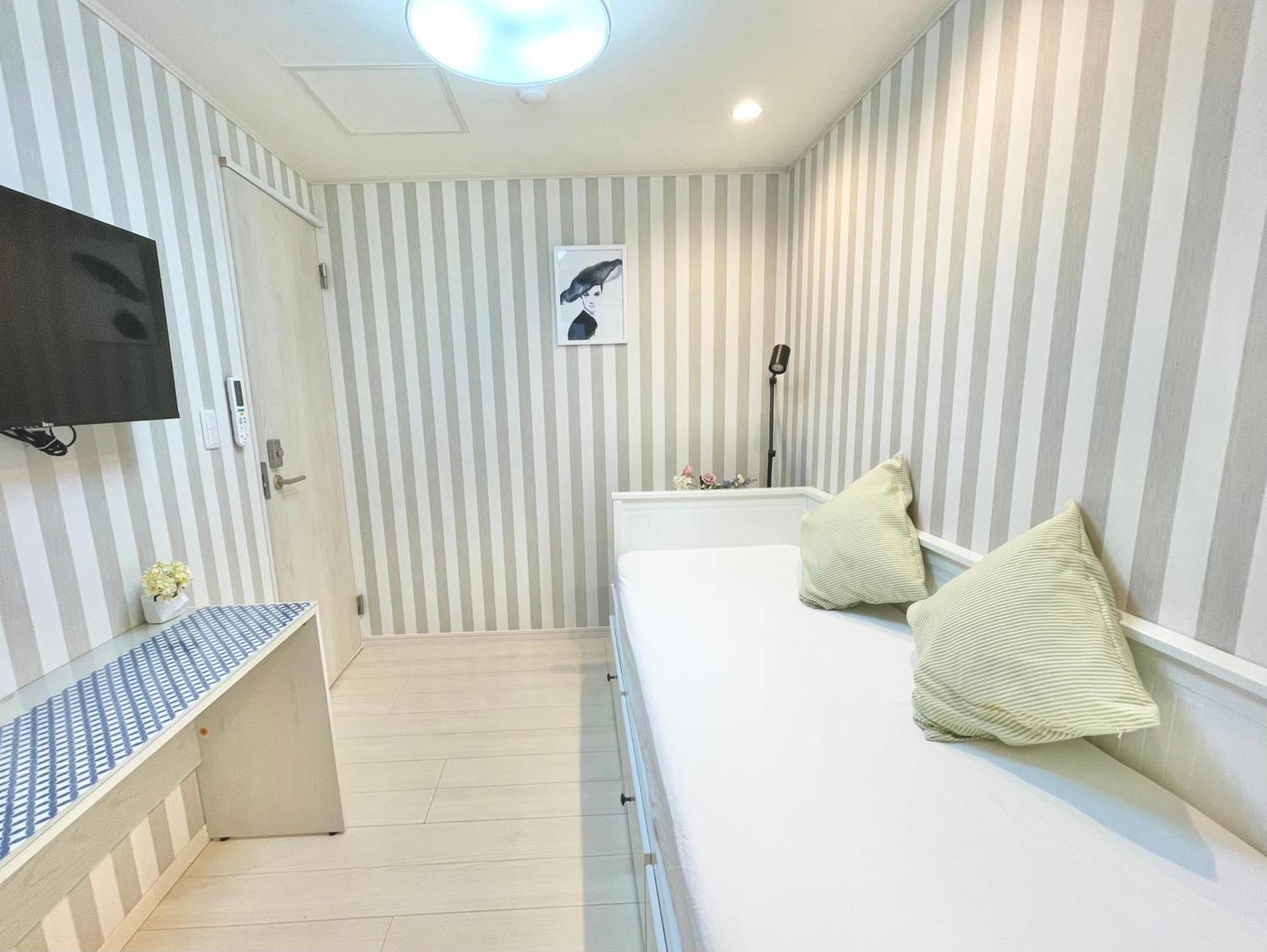 Kosumosu Hotel Токио Екстериор снимка